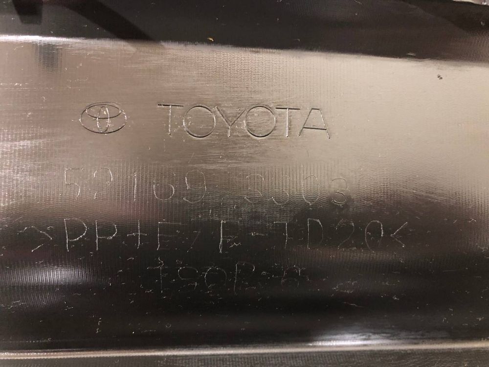 Бампер задний Toyota Camry 8 XV70 (2017-2023 г.) спойлер диффузор юбка
