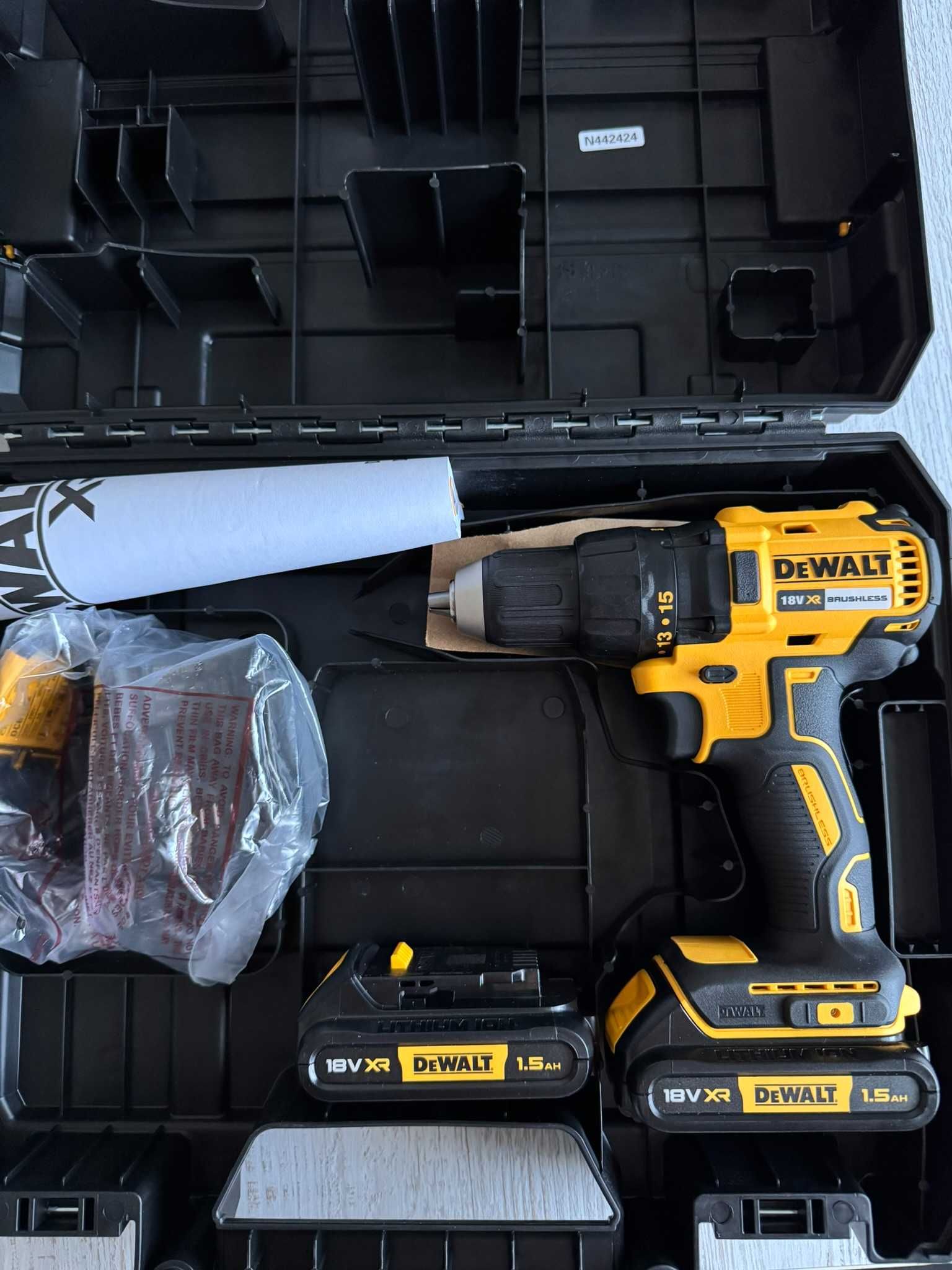 Wiertarko-wkrętarka bezszczotkowa DeWalt 18 V 2 x 1,5 Ah DCD777S2T-QW