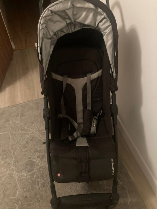 Wózek dziecięcy typu spacerówka