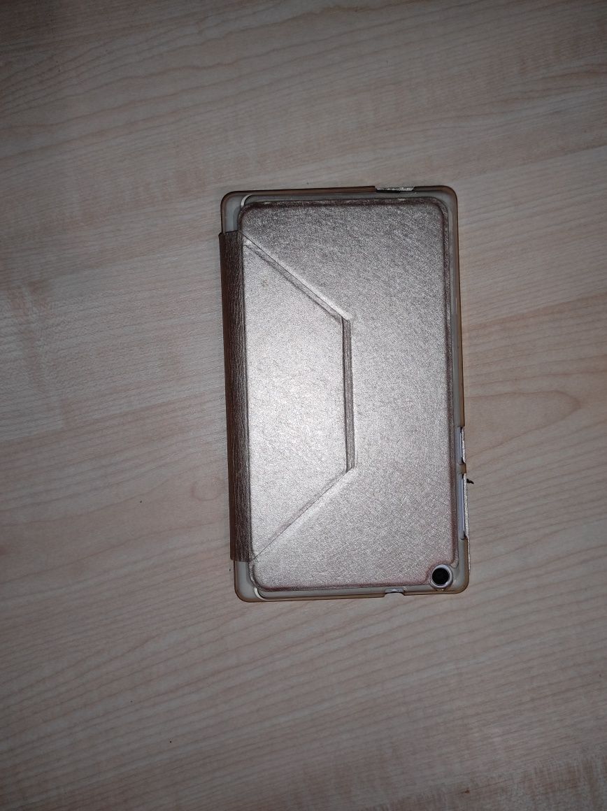 Asus ZenPad  C7.0 16 Gb+чохол
