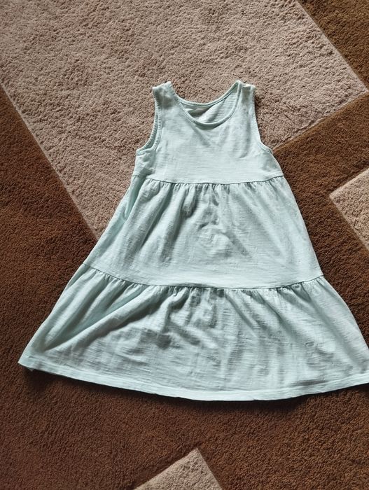 Sukienka na dziewczynkę.