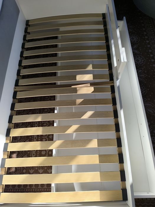 Łóżko dziecięce z nowym materacem 165X85