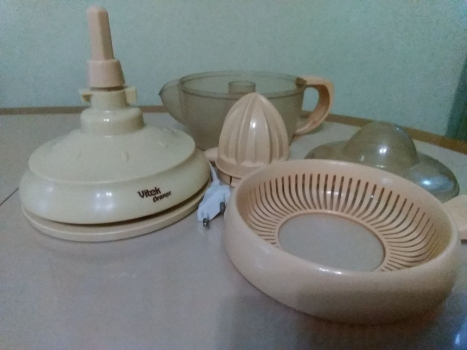 Соковыжималка для цитрусовых Vitek.