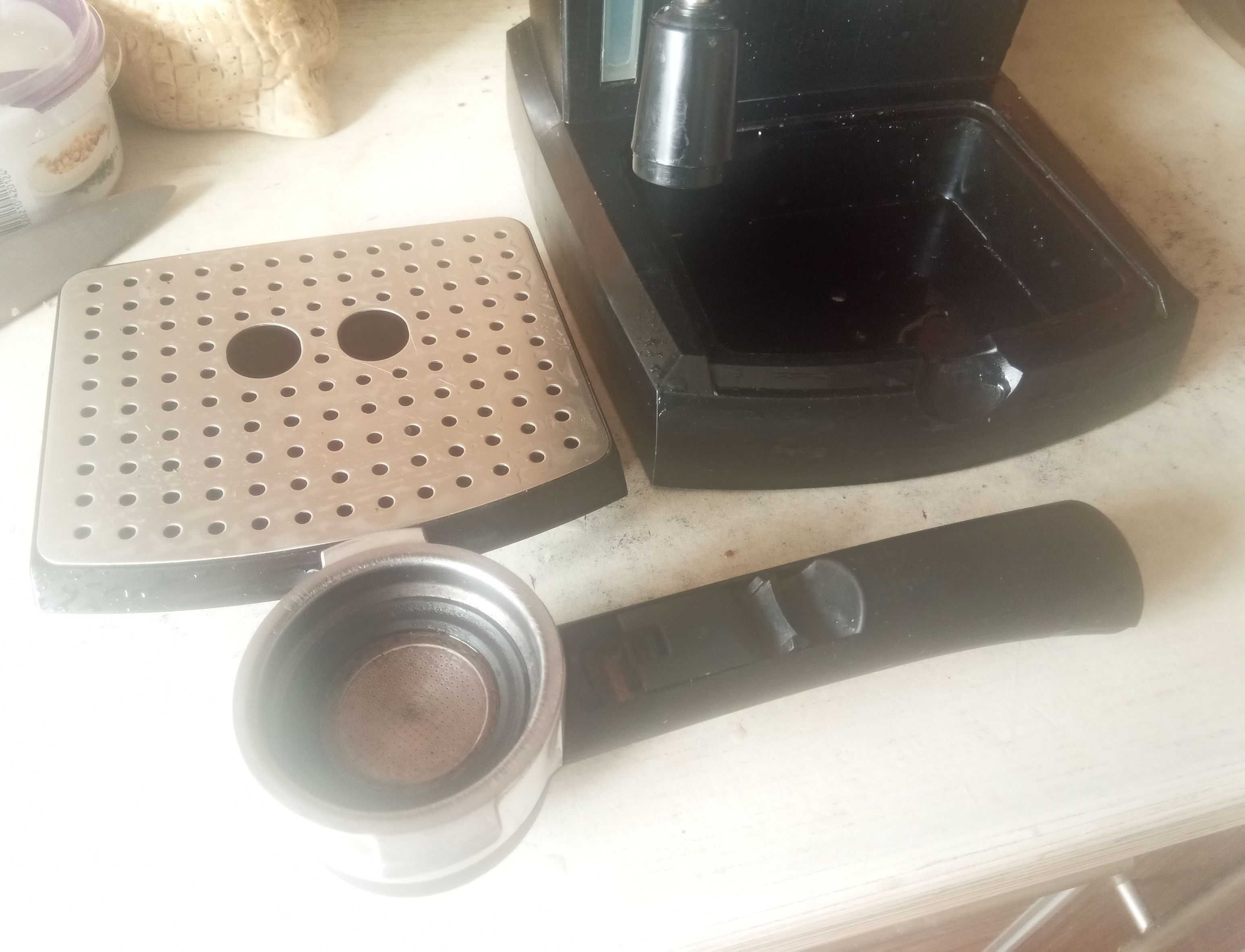 Кофеварка DeLonghi EC155 рожковая электрическая эспрессо капучино
