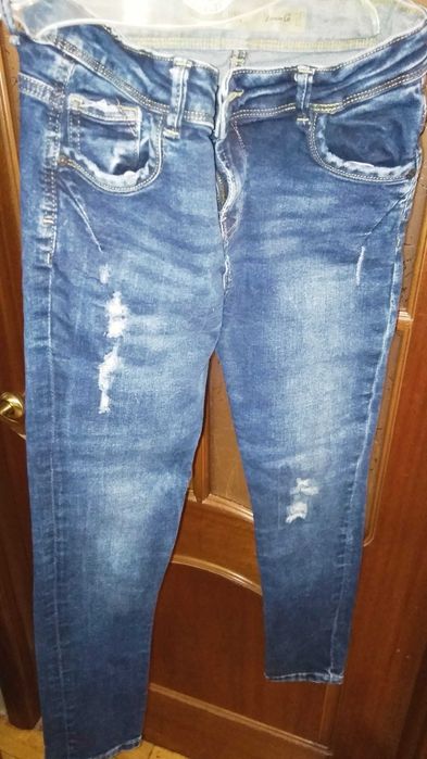 Джинсы на 42-44р.рост 152-158см в идеале