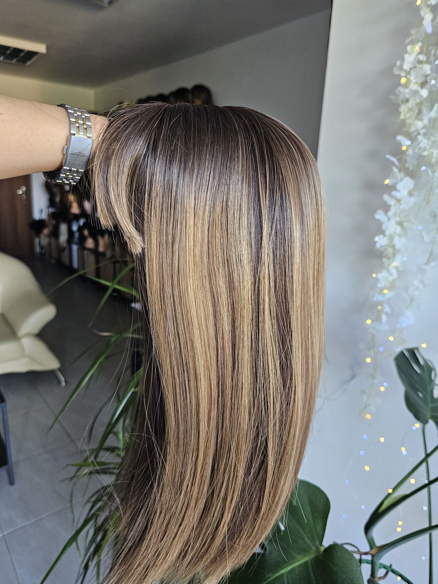Peruka Agata brąz blond z grzywką natyralana gęstość 45cm