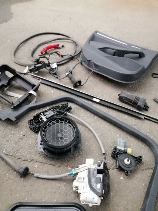 карта задньої дверки лівої ауді а3 етрон бу оригінал