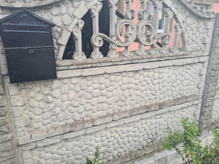 Продам бетоні секціїі на забор