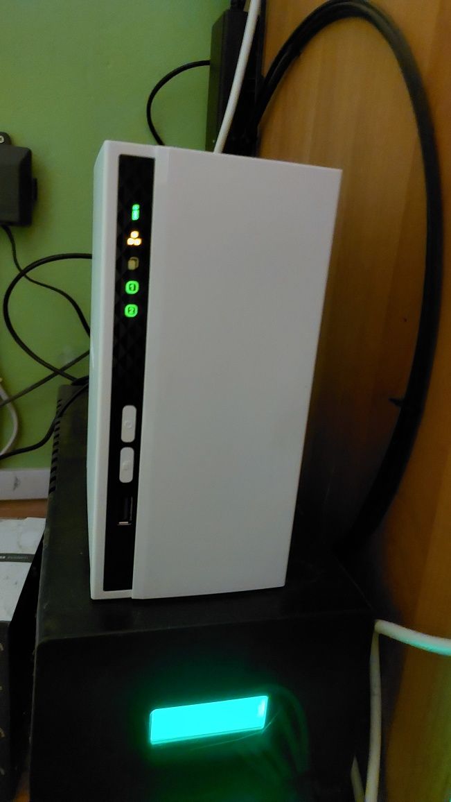 Qnap TS-233 NAS Serwer plików, dysk sieciowy, używany kilka dni