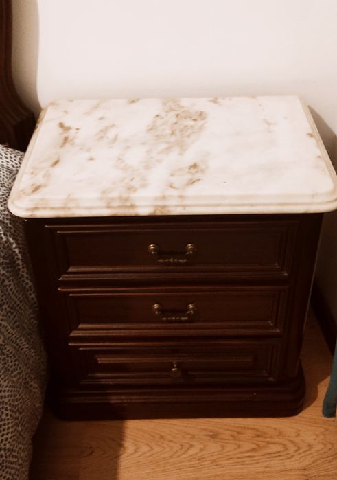 Conjunto de quarto casal madeira mogno