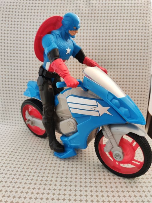 Figura capitao America com mota.optimo estado