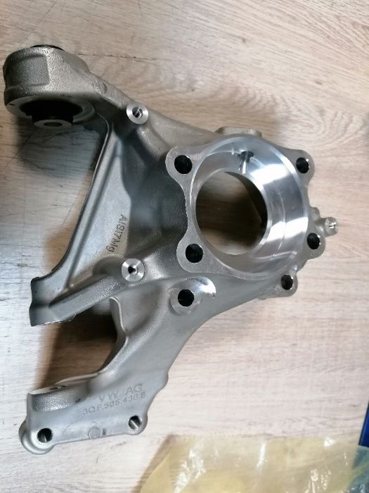 Задня права цапфа VW Atlas/Teramont 2018-2021