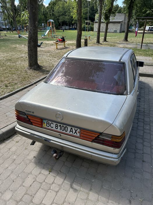 Автомобіль mercedes benz w124