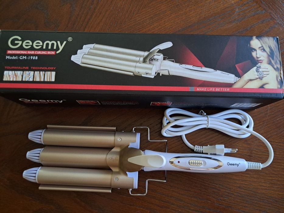 Geeky professional hair curling iron