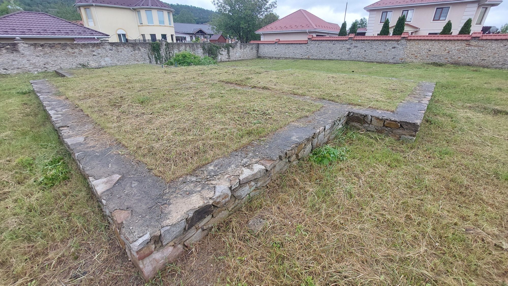 Продам 16 соток. Пр-т Незалежності,106к.