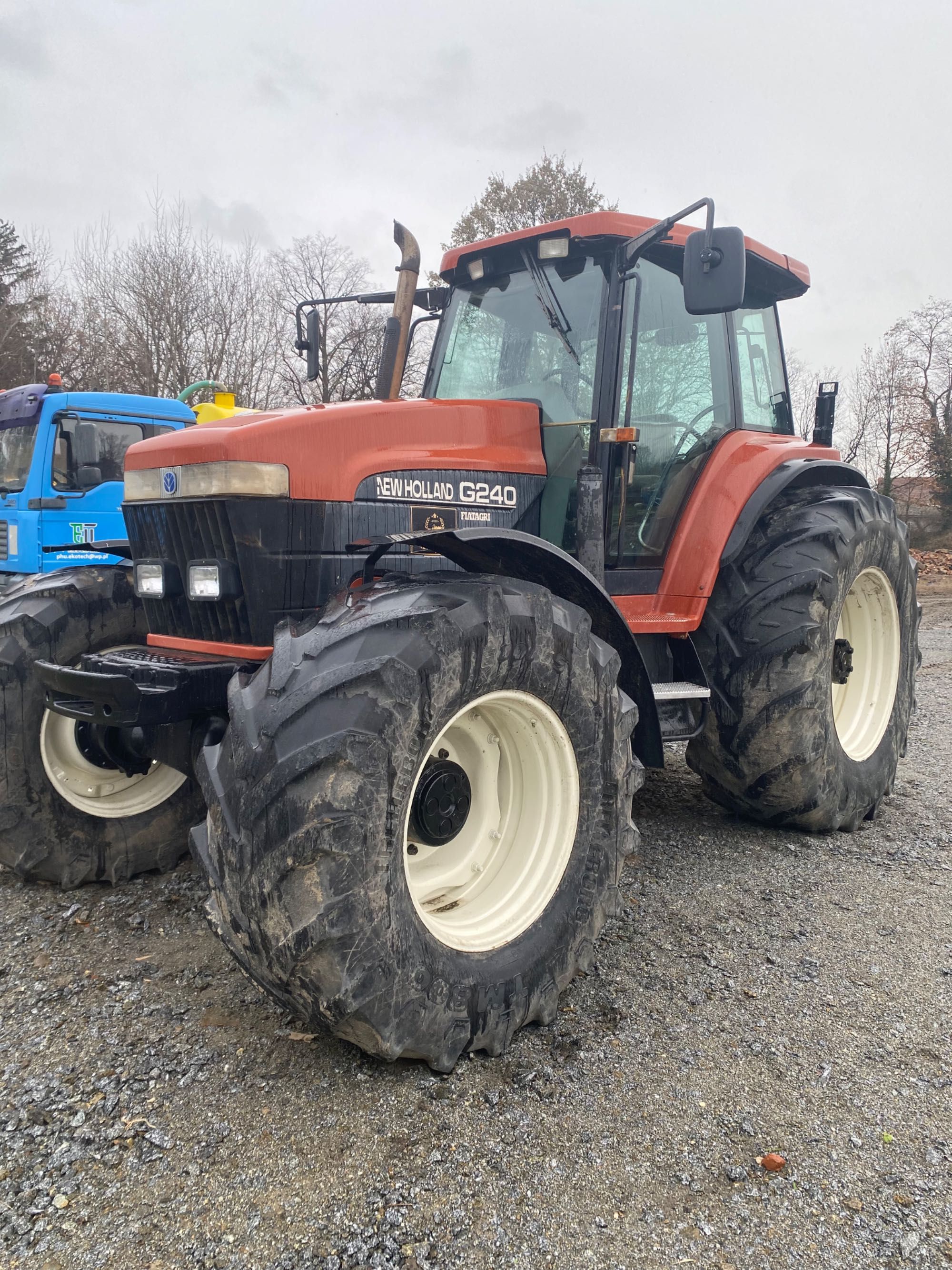 New holland g240