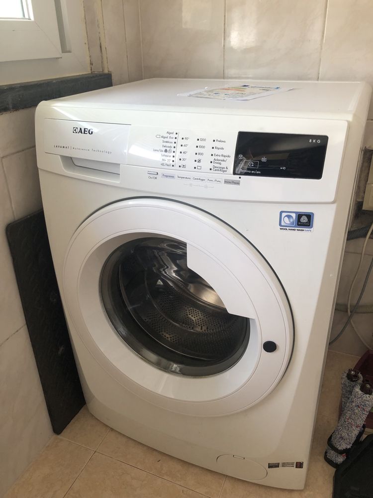 Maquina Lavar roupa AEG 8kg