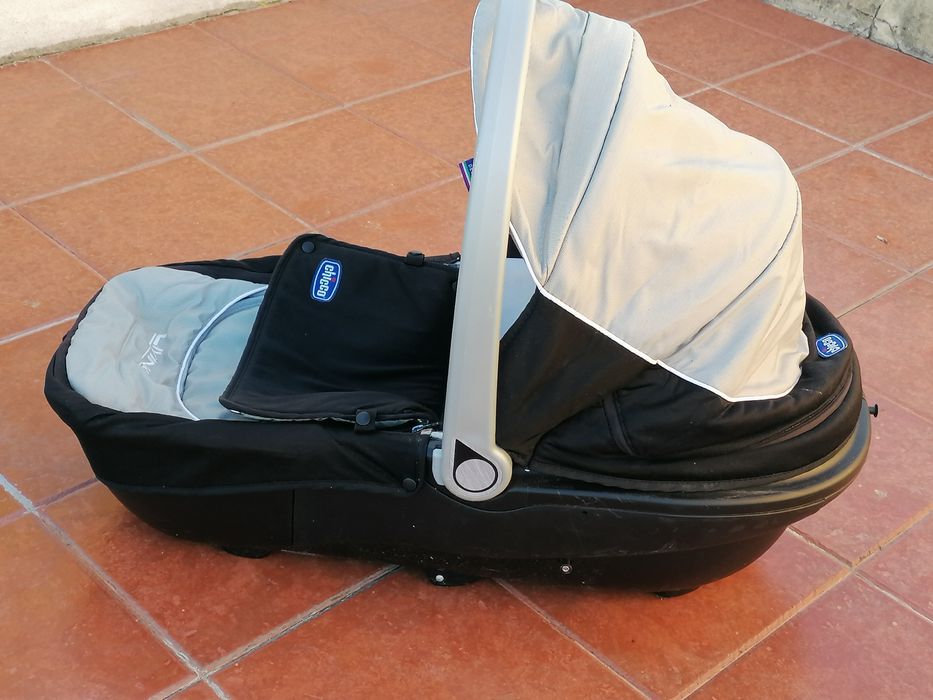 Vendo CAMA de BEBÉ /ALCOFA da CHICCO como nova. Possibilidade entrega