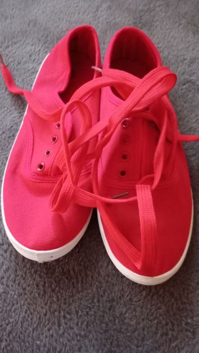Tenisówki czerwone nowe rozm. 37