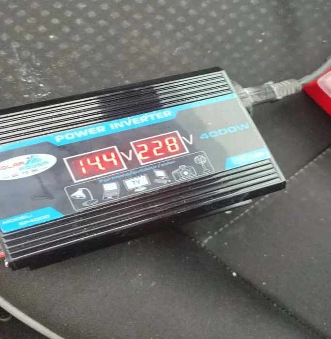 Автомобільний інвертор 4000 Вт на 12 V з LED - дисплеєм і USB - беу.