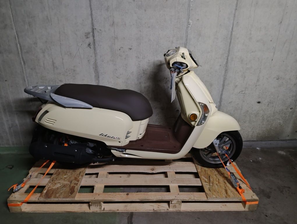 Kymco Like 125 jak Vespa
