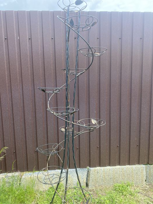 Подставка для цветов на 12 секций