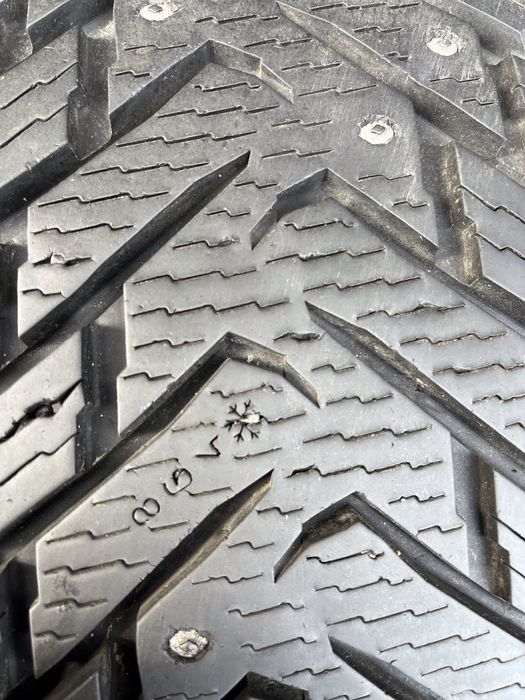 Шини Nokian Hakkapelita 8 R 20 275 45