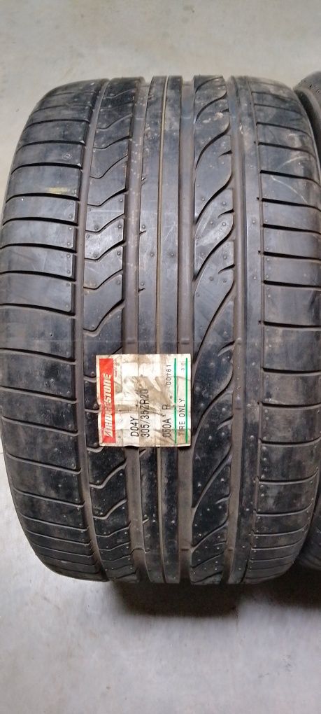 Opony 305/35R20 Bridgestone  104Y