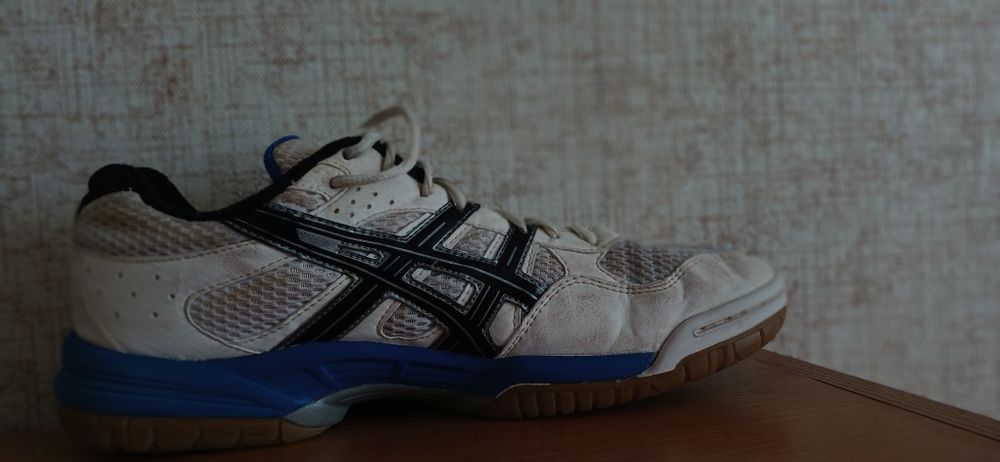 ASICS Gel-Flare або ASICS Gel Flare 4.