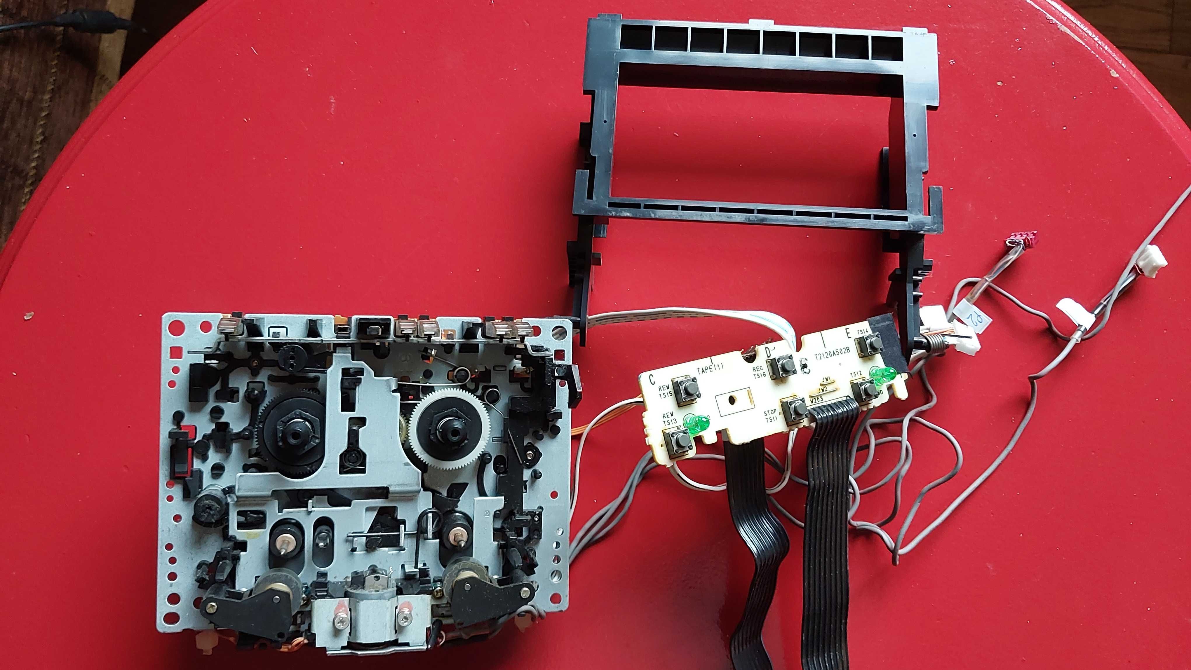 Akai GX-W45 mechanizm napędu taśmy 1 ze sterowaniem
