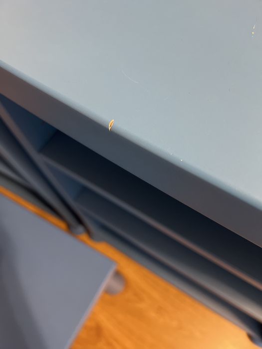 Regały na książki Ikea i szafka nocna