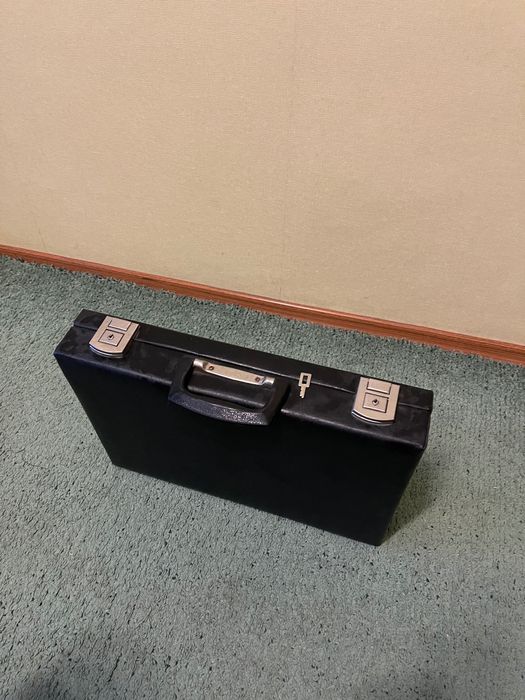 Продаю сумку дипломат