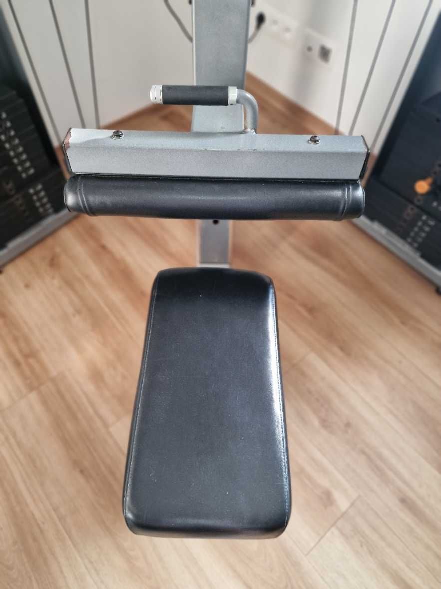 Profesjonalna maszyna do ćwiczeń grzbietu i ramion  Precor USA, FT334