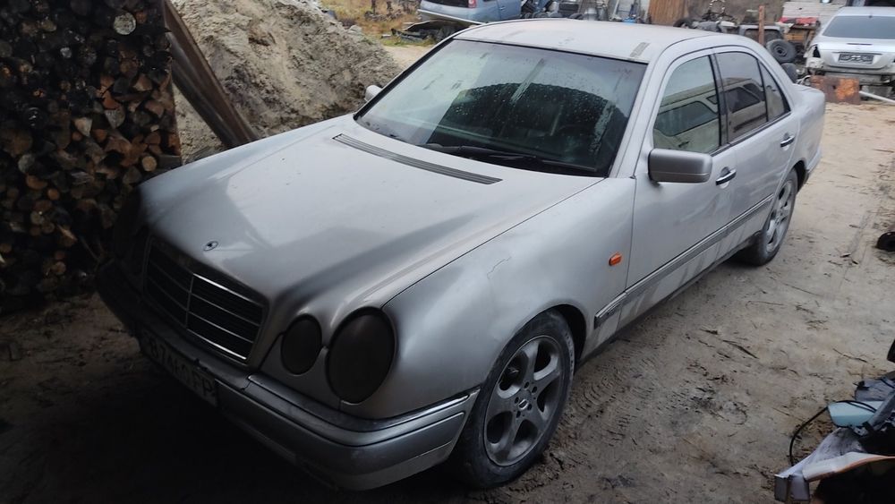 Мерседес бенс 210
