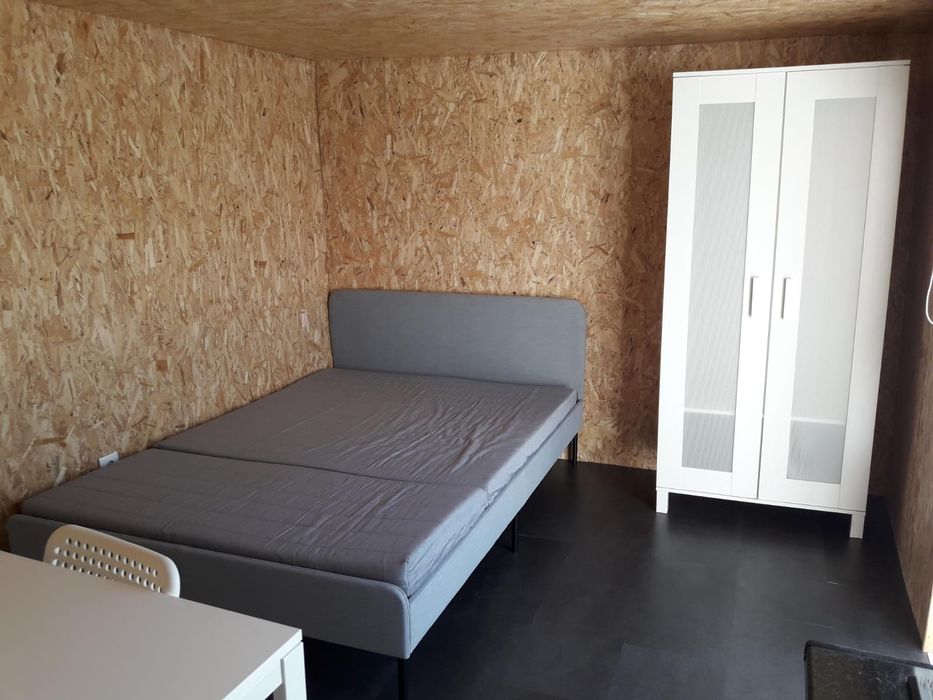 Pequeno estúdio T0 c/ terraço privado. 2 pessoas Máximo.