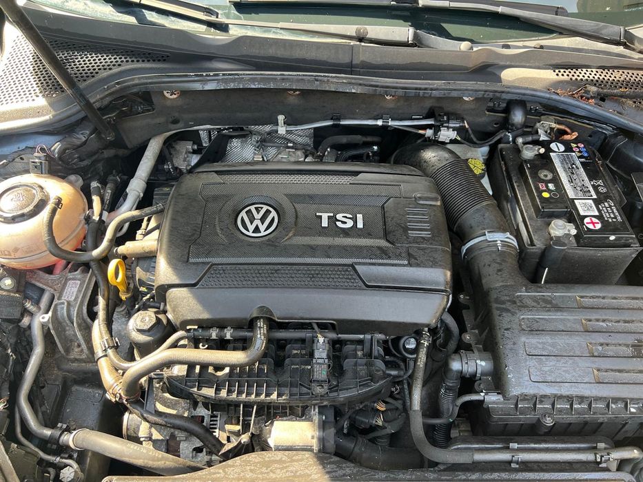 Golf VII GTI lift 2.0 TFSI LD5G zderzak klapa ćwiartka airbag konsola