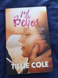Vendo livro "Mil Beijos" de Tillie Cole