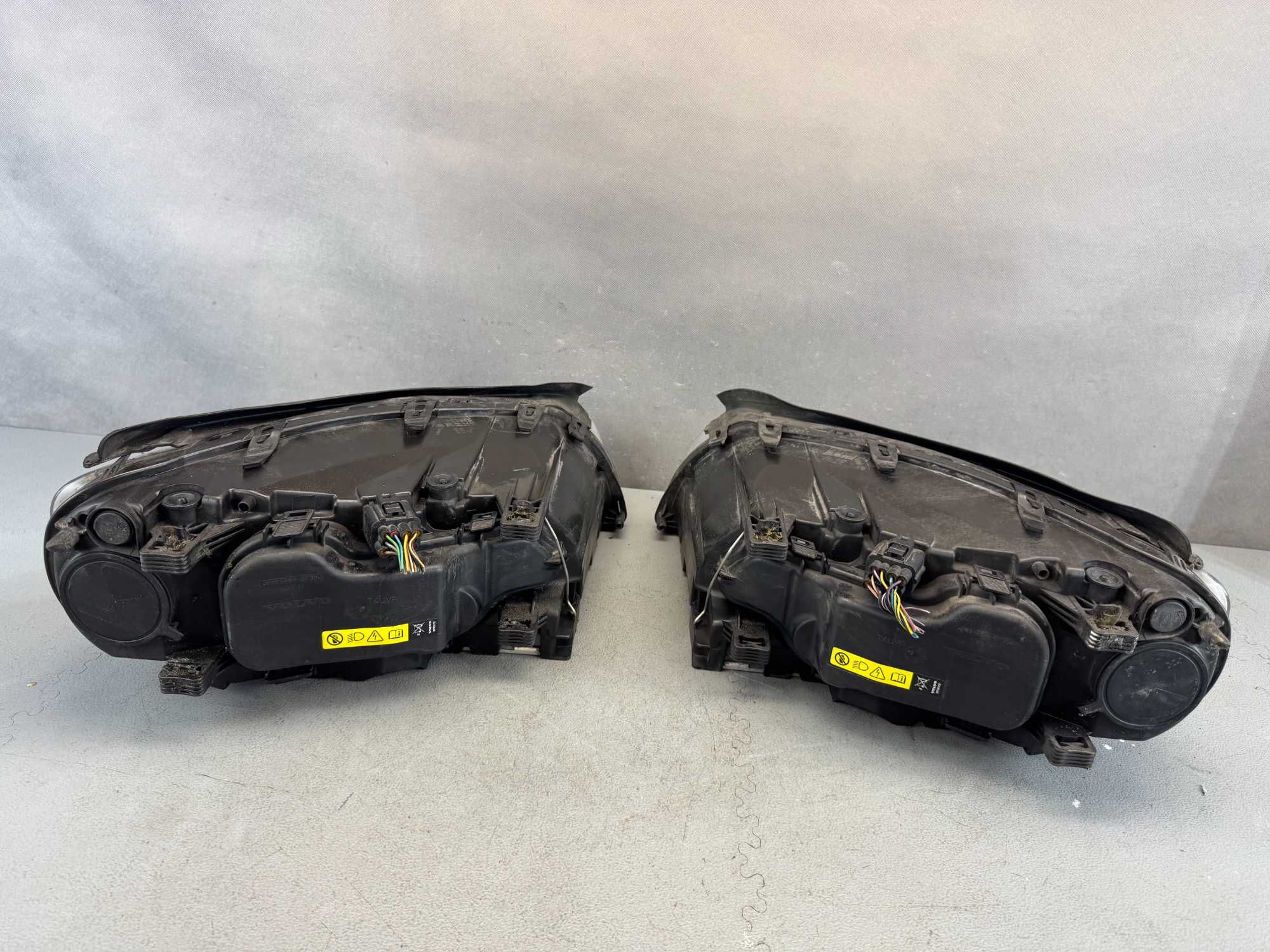 Volvo V70 S80 XC70 Lampy Przód Bi-Xenon Skrętny Skrętne Lewa+Prawa EU