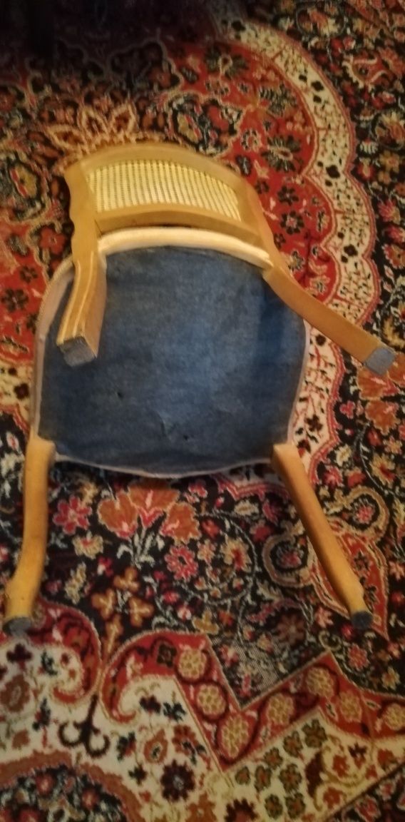 4 krzesła stylowe z rattanem