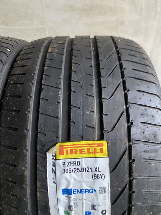 305/25/21 XL - Pirelli P Zero (NOVOS)