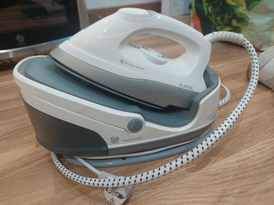 Ferro com Caldeira FLAMA Jet Press 551FL