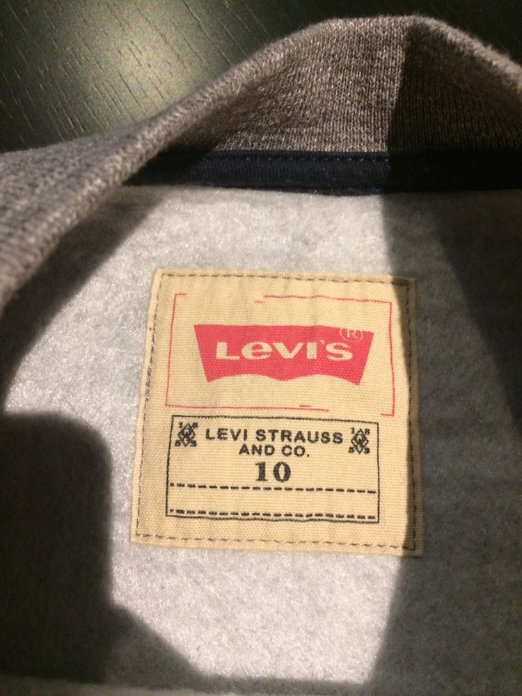 Sweat Levis 10 anos