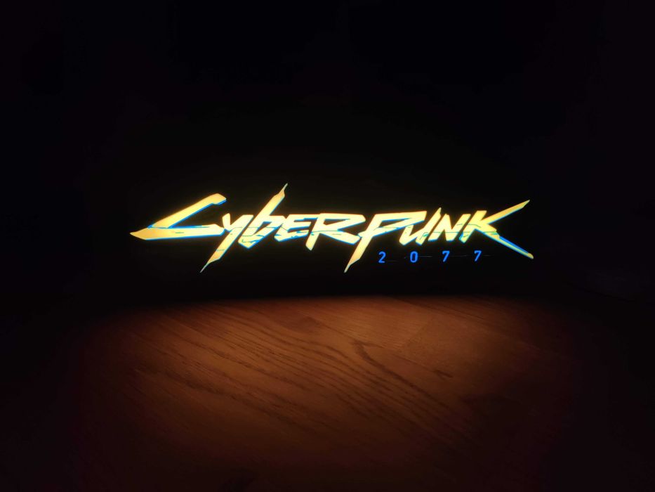 Podświetlany panel logo Cyberpunk 2077 RGB – sterowanie z aplikacji