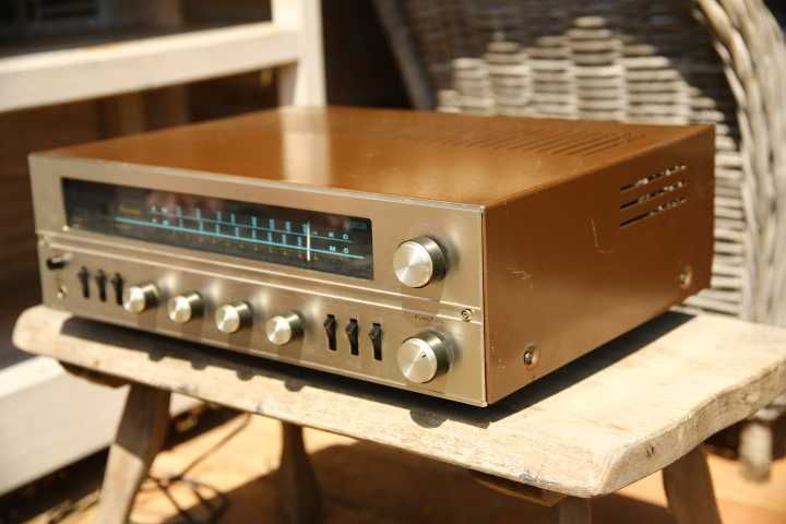 Wzmacniacz Sansui APS310, rywal au70