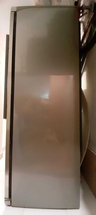 Arca Congeladora Vertical Whirlpool 6th Sense – Inox Categoria A