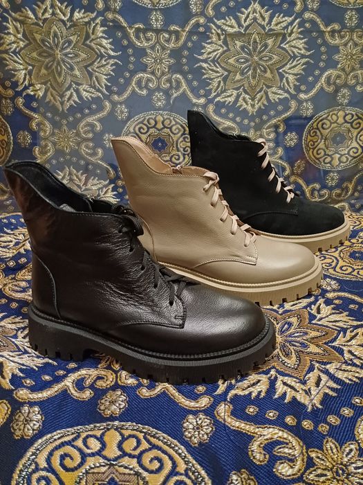 Продам зимове , жіноче взуття