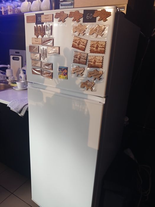 Продам холодильник elenberg модель TMF-143