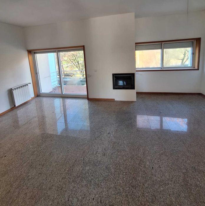 Arrenda-se Moradia T3