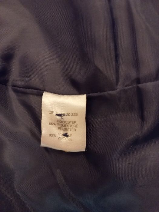 Blazer azul escuro novo com botões dourados