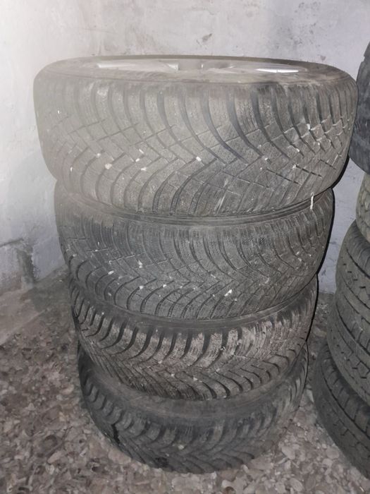 Продаються б/у шини Hankook 205/55R16